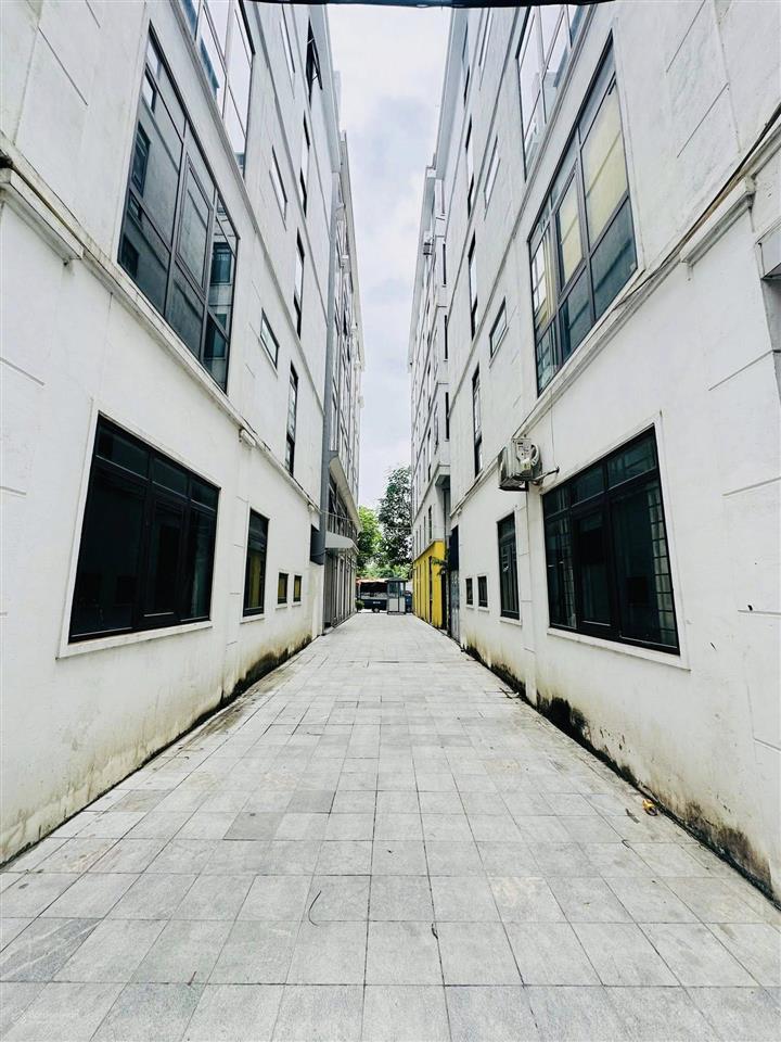 Bán liền kề hải ngân mặt đường đôi thanh liệt. kinh doanh,ôtô 4 làn đỗ .dt 83m2 hơn 30 tỷ