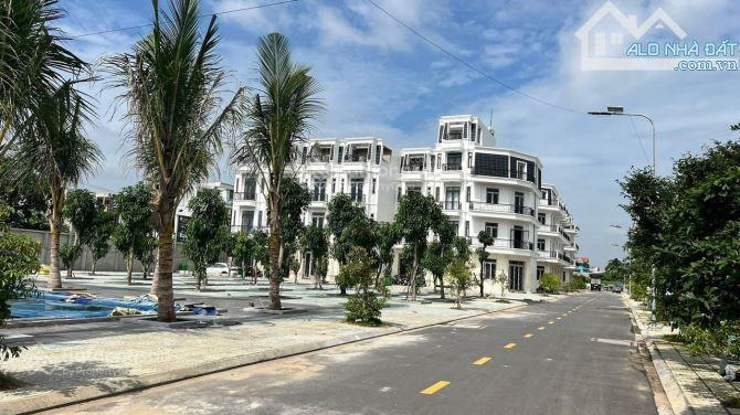 Bán nhà liền kề 4 tầng ở an phú đông, diện tích 50.6m2, giá 6tỷ5 vnd, full nội thất