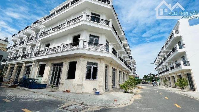 Bán nhà liền kề 4 tầng ở an phú đông, diện tích 50.6m2, giá 6tỷ5 vnd, full nội thất