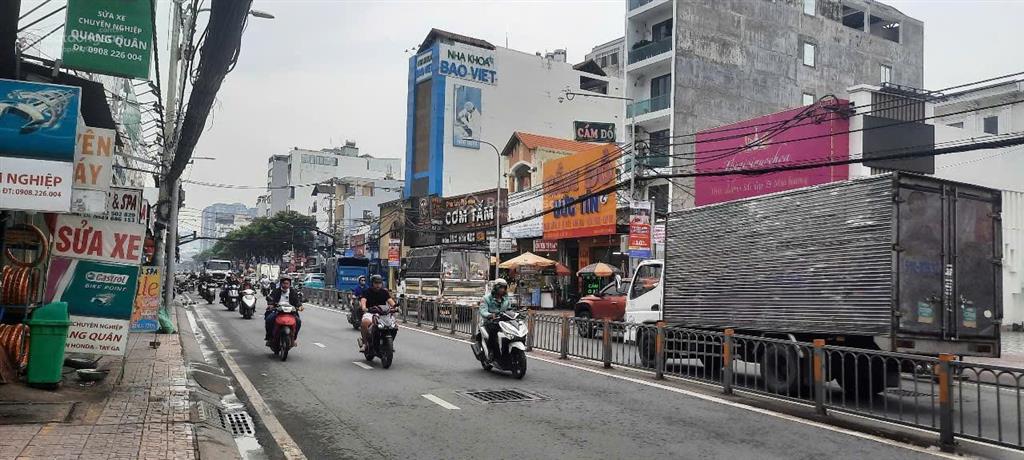 Bán đất mt đường nguyễn thị thập, p. bình thuận, q. 7, dt 1000m2, giá bán 350 tỷ