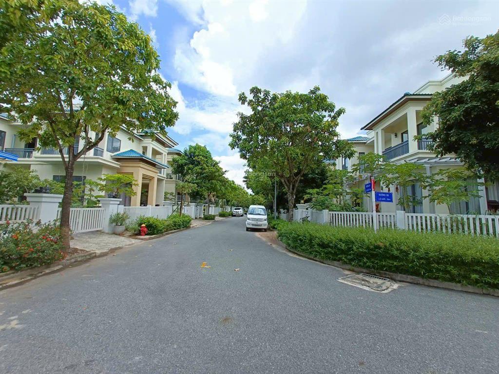 Bán biệt thự đơn lập senturia vườn lài. nhà thô. diện tích đất 300m2. giá 25.5 tỷ