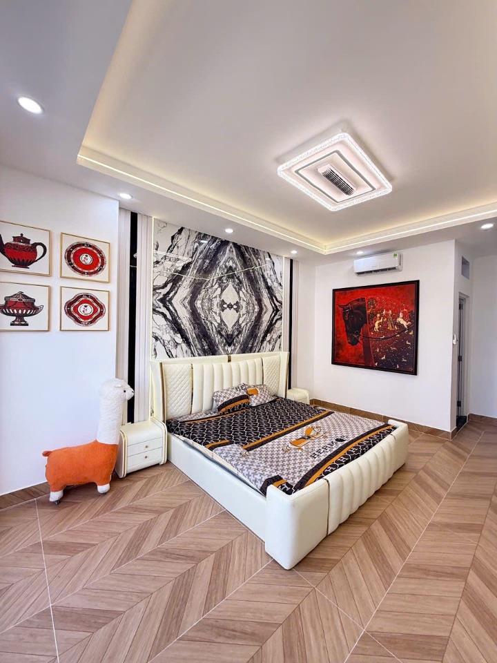 Bán nhà 1T3L đúc, FULL NỘI THẤT - MẶT TIỀN. Vừa ở vừa KDoanh, VPCTy, Spa,…