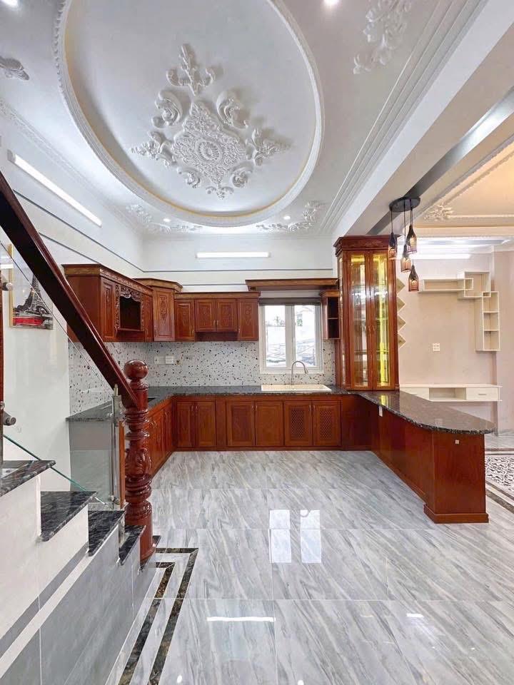 BÁN NHÀ 1T3L đúc, GÓC 2MT + Trục Chính Hẻm. Có luôn chổ để ÔTÔ trong nhà