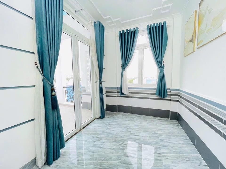 BÁN NHÀ 1T3L đúc, GÓC 2MT + Trục Chính Hẻm. Có luôn chổ để ÔTÔ trong nhà