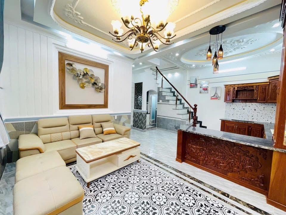 BÁN NHÀ 1T3L đúc, GÓC 2MT + Trục Chính Hẻm. Có luôn chổ để ÔTÔ trong nhà