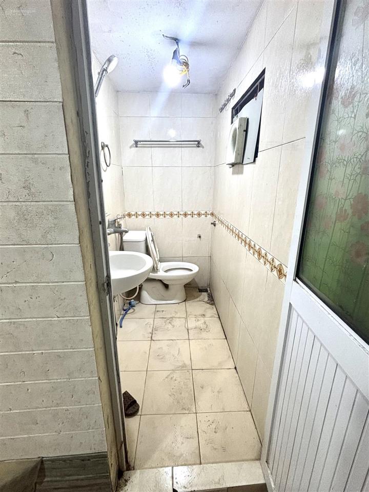 Chính chủ cần bán nhà 4 tầng đống đanhỉnh 4 tỷmặt tiền 4mngõ thôngsổ đỏtrước nhà sh quay đầu