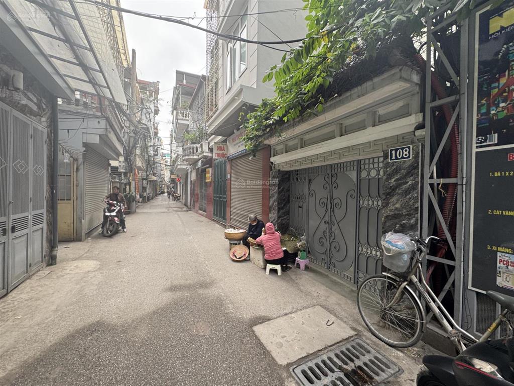 Hàng hiếm tại 197 trần phú, hà đông, 18 tỷ, 92m2, mt6m, ô tô kinh doanh, sdcc.  0912 959 ***