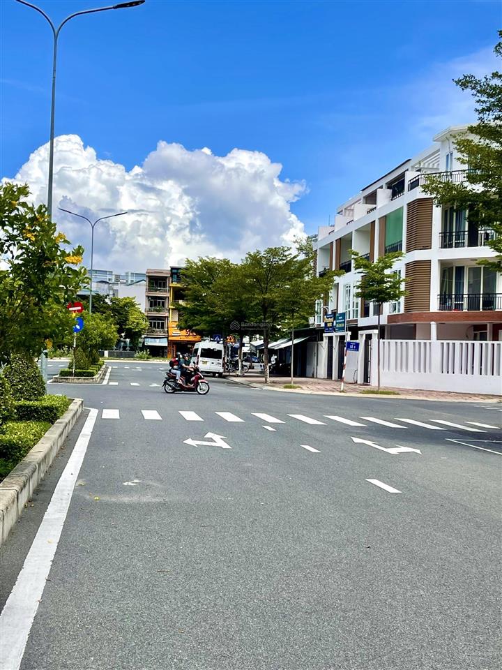 Bán nhà thô 4 tầng kđt mipeco đường số 7 rộng 35m, gần biển, sổ hồng hoàn công.