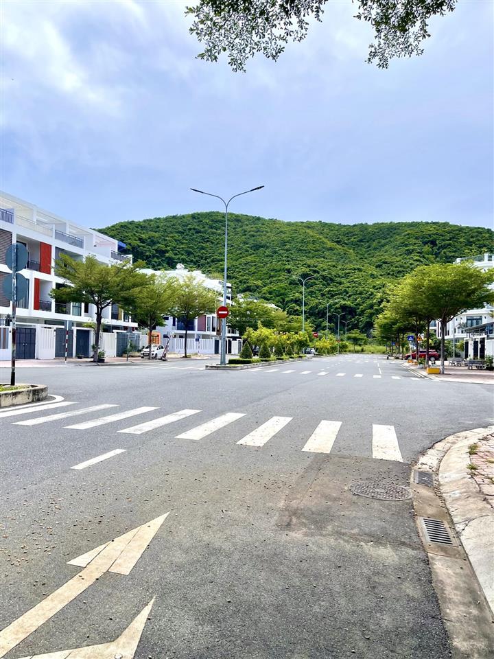 Bán nhà thô 4 tầng kđt mipeco đường số 7 rộng 35m, gần biển, sổ hồng hoàn công.