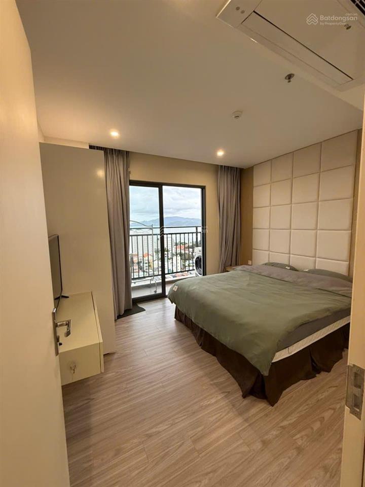 Bán căn hộ biển dqua 3 phòng ngủ 2wc view biển có sổ hồng, ngay tttp