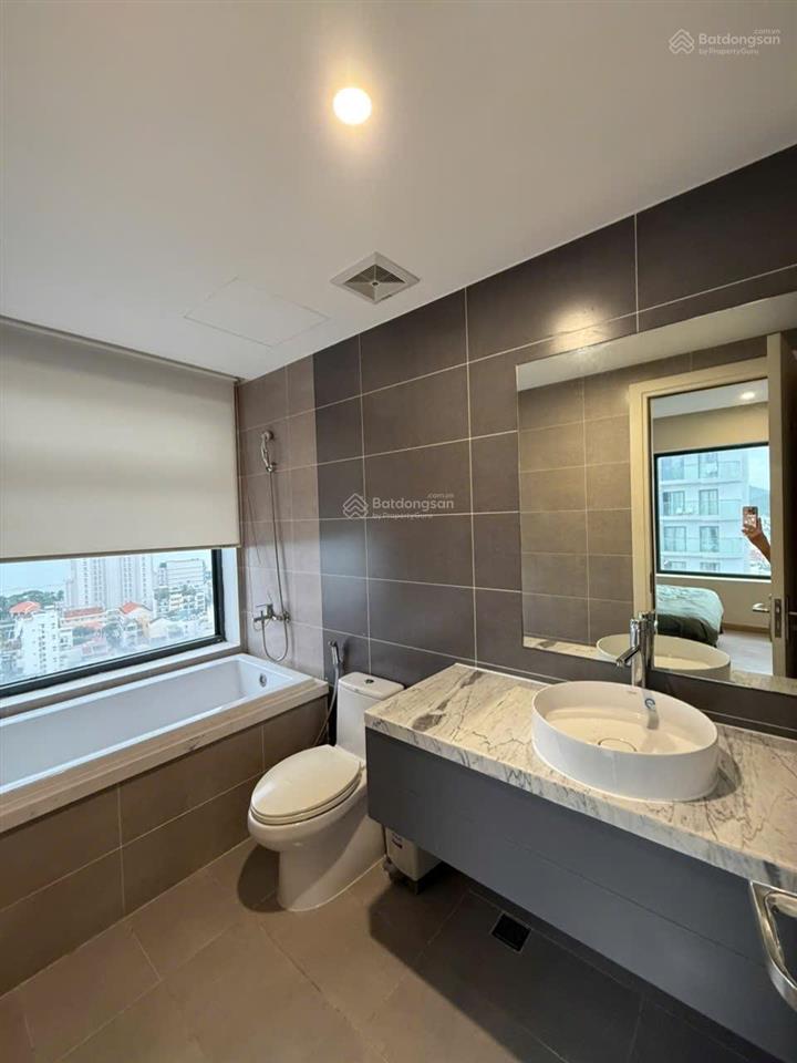 Bán căn hộ biển dqua 3 phòng ngủ 2wc view biển có sổ hồng, ngay tttp