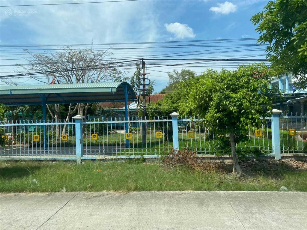 Bán đất tặng nhà cấp 4 giá chỉ 2.45 tỷ cho 1000m2