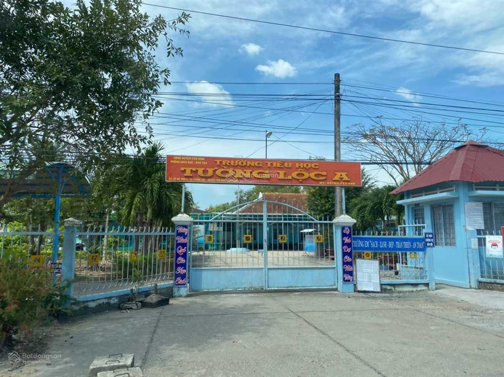 Bán đất tặng nhà cấp 4 giá chỉ 2.45 tỷ cho 1000m2