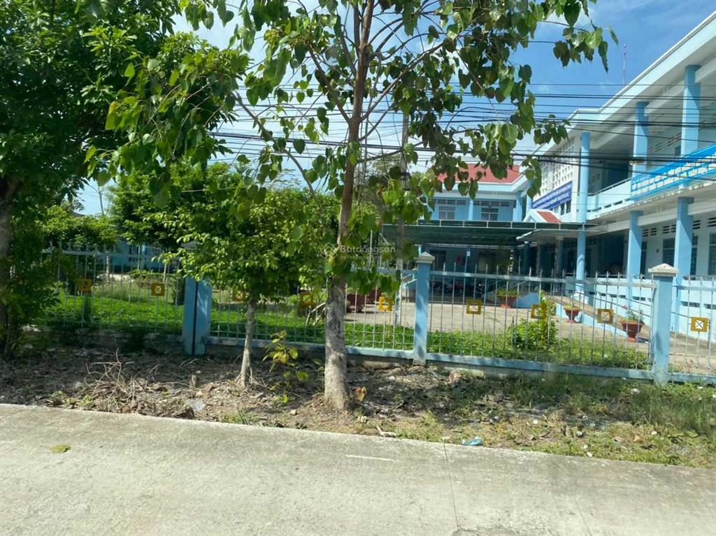 Bán đất tặng nhà cấp 4 giá chỉ 2.45 tỷ cho 1000m2