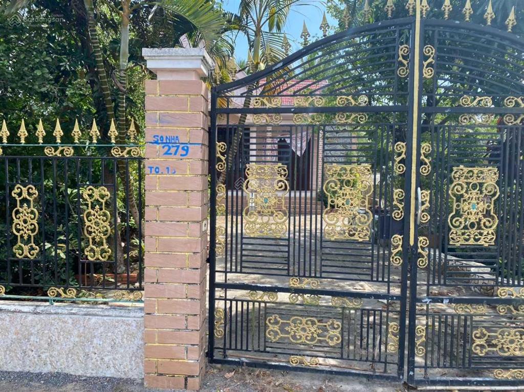 Bán đất tặng nhà cấp 4 giá chỉ 2.45 tỷ cho 1000m2