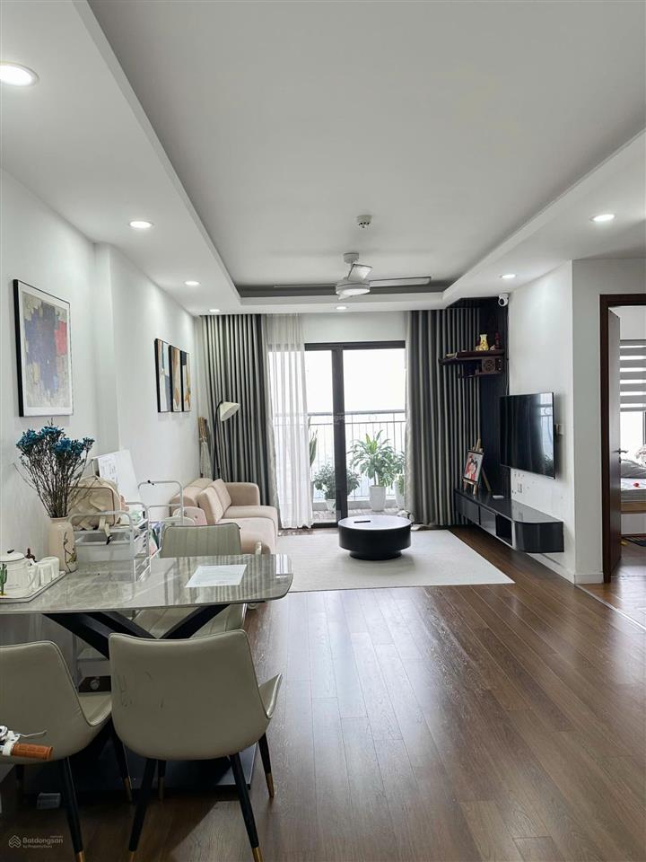 (cần gấp)bán căn 2n, dt 75m2, giá 4 tỷ, full nt, view hồ, tầng đẹp, dự án green park, hoàng mai, hn