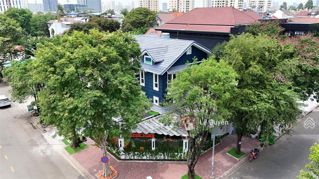 Bán biệt thự siêu đẹp vị trí siêu vip phường an phú  quận 2  dt 20x20m 400m2  hầm 2 lầu. 99 tỷ