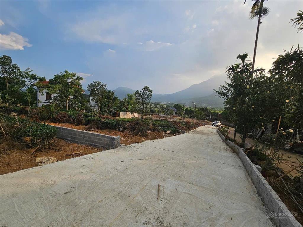 2,1 tỷ sở hữu ngay lô đất đẹp xã yên bài.301m2,có 150m thổ cư,đường rộng đã xây ranh giới rõ ràng