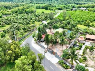 Nhà vườn lô góc long mỹ  đất đỏ  brvt đối diện hồ sở bông  view núi minh đạm dt 1500m2 300m2 tc