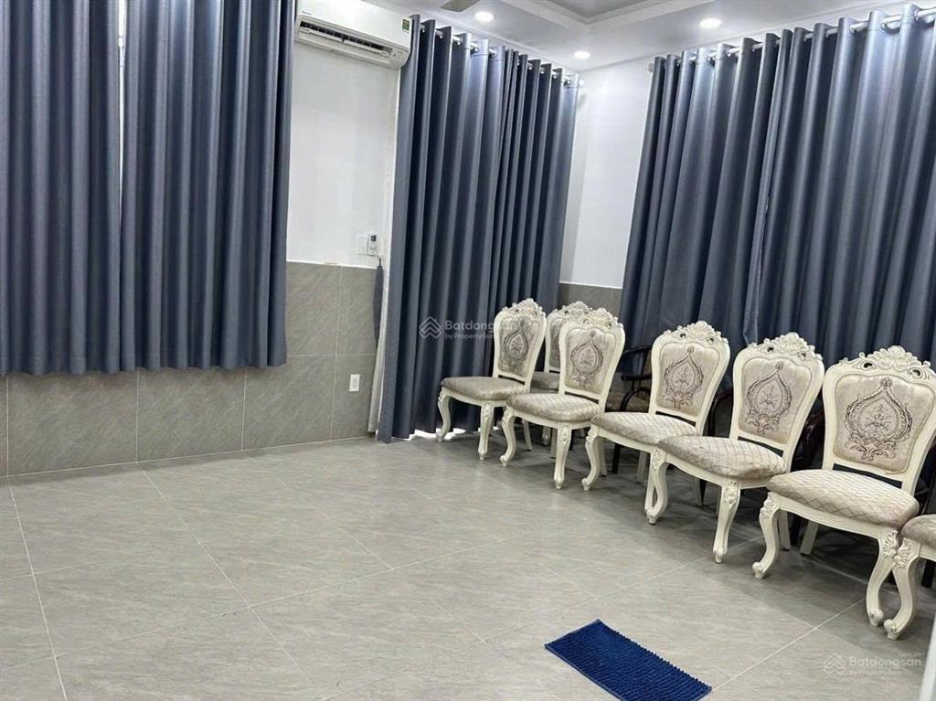 Cần cho thuê nhà góc 2mt 380a đường nguyễn tri phương, phường 9, quận 10 gần đường 3/2  ngô quyền