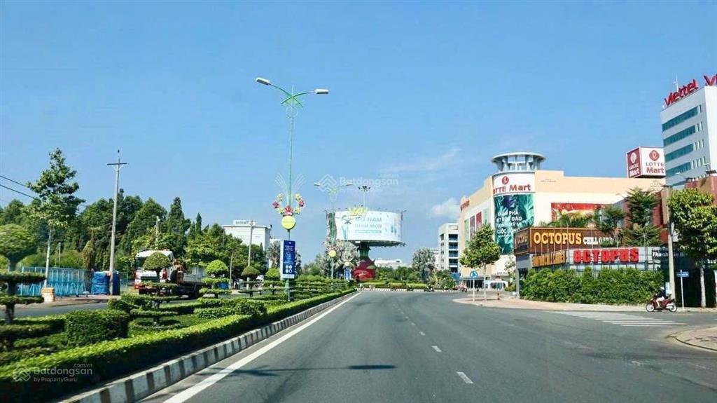 Bán lô đất mặt tiền đường hùng vương  phường phú thuỷ  phan thiết. trục chính kd, gần viettel