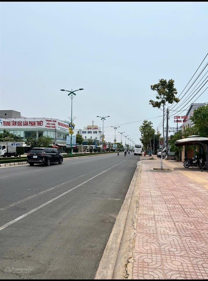 Bán lô đất mặt tiền đường hùng vương  phường phú thuỷ  phan thiết. trục chính kd, gần viettel