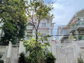 Bán biệt thự 200m2, 32 tỷ, 5pn, 5wc tại trung sơn, bình hưng, bình chánh, hcm