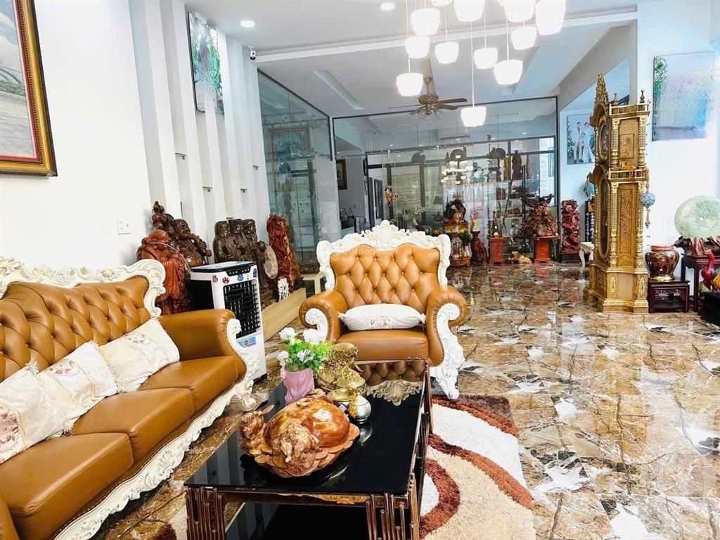 Bán biệt thự 3 lầu, hồ bơi , 380m2 thảo điền q2 chỉ 105 tỷ