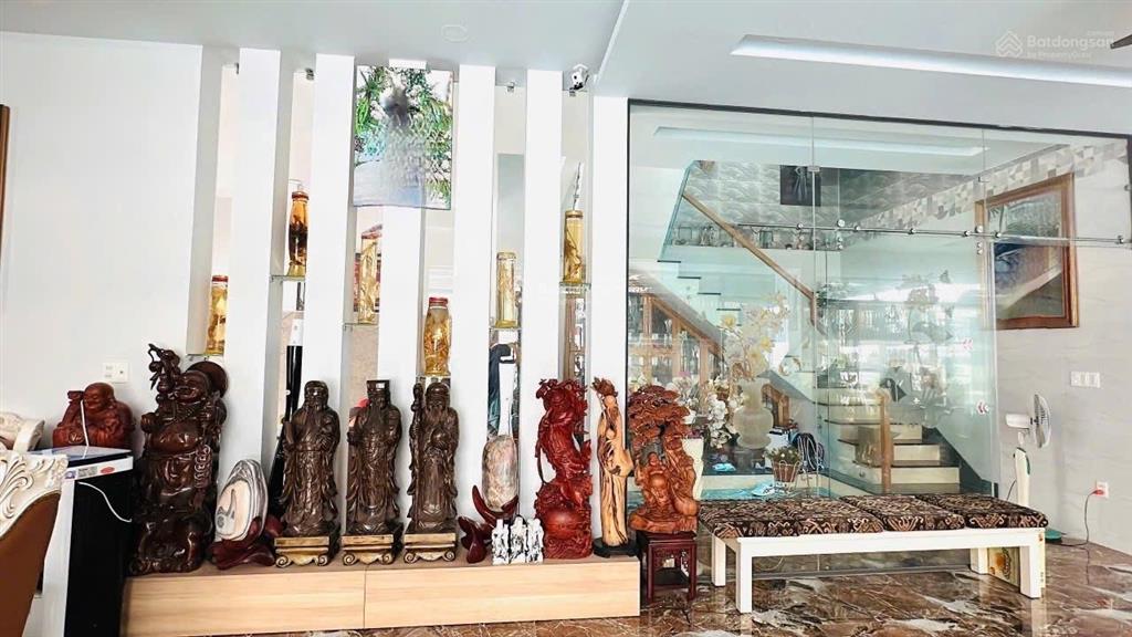 Bán biệt thự 3 lầu, hồ bơi , 380m2 thảo điền q2 chỉ 105 tỷ