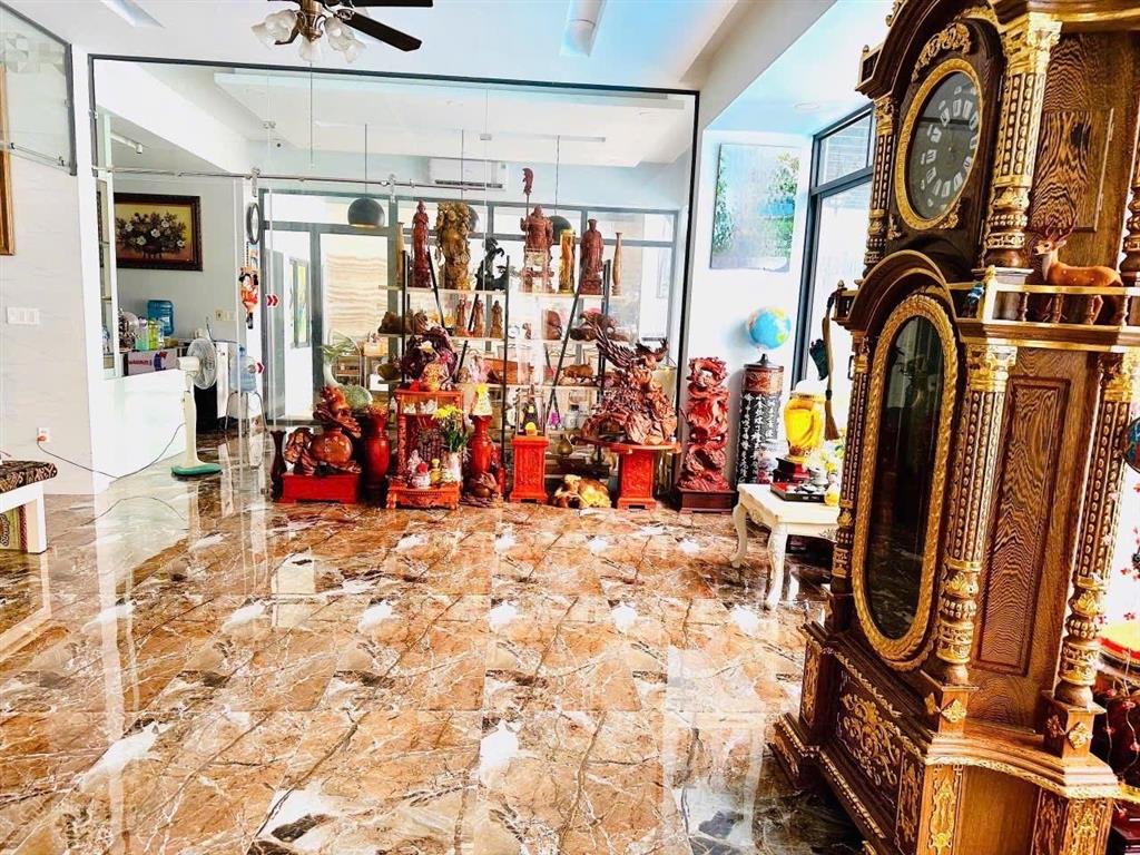 Bán biệt thự 3 lầu, hồ bơi , 380m2 thảo điền q2 chỉ 105 tỷ