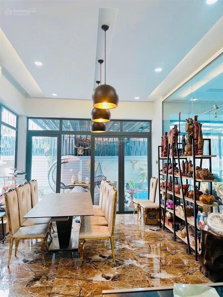 Bán biệt thự 3 lầu, hồ bơi , 380m2 thảo điền q2 chỉ 105 tỷ