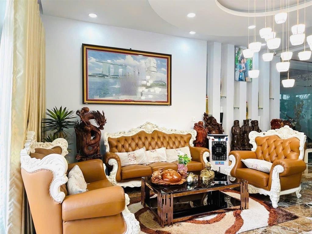 Bán biệt thự 3 lầu, hồ bơi , 380m2 thảo điền q2 chỉ 105 tỷ