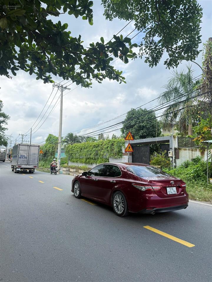 Bán biệt thự sân vườn, hồ bơi, ao cá koi , 1200m2 , bình chánh chỉ 37,5 tỷ