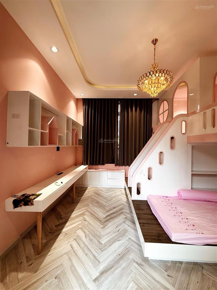 Bán biệt thự sân vườn, hồ bơi, ao cá koi , 1200m2 , bình chánh chỉ 37,5 tỷ