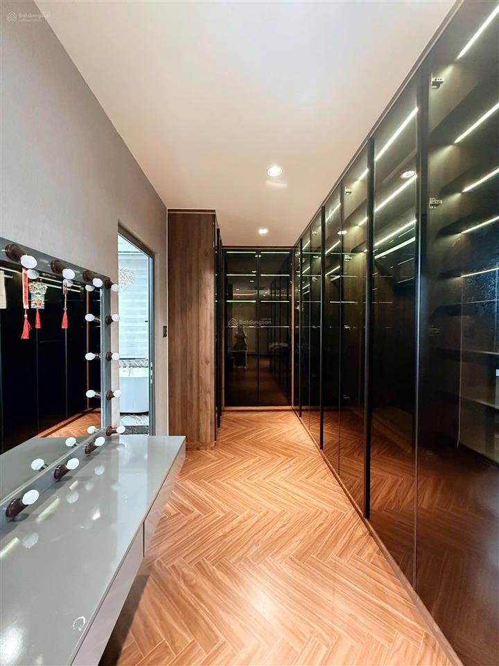 Bán biệt thự sân vườn, hồ bơi, ao cá koi , 1200m2 , bình chánh chỉ 37,5 tỷ