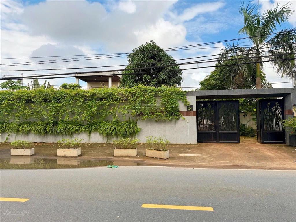 Bán biệt thự sân vườn, hồ bơi, ao cá koi , 1200m2 , bình chánh chỉ 37,5 tỷ