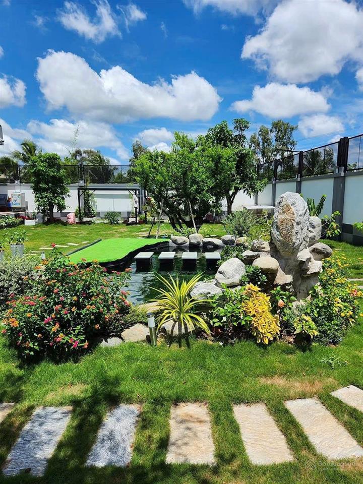Bán biệt thự sân vườn, hồ bơi, ao cá koi , 1200m2 , bình chánh chỉ 37,5 tỷ