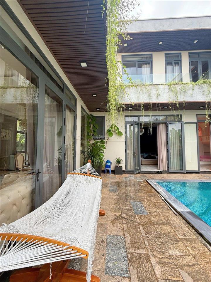 Bán biệt thự sân vườn, hồ bơi, ao cá koi , 1200m2 , bình chánh chỉ 37,5 tỷ