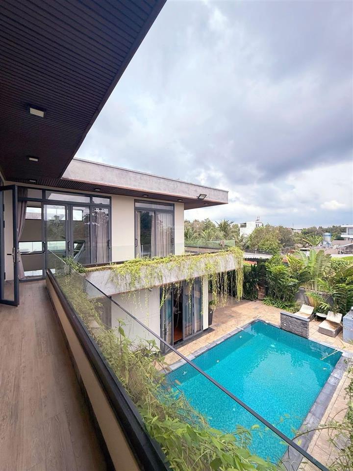 Bán biệt thự sân vườn, hồ bơi, ao cá koi , 1200m2 , bình chánh chỉ 37,5 tỷ