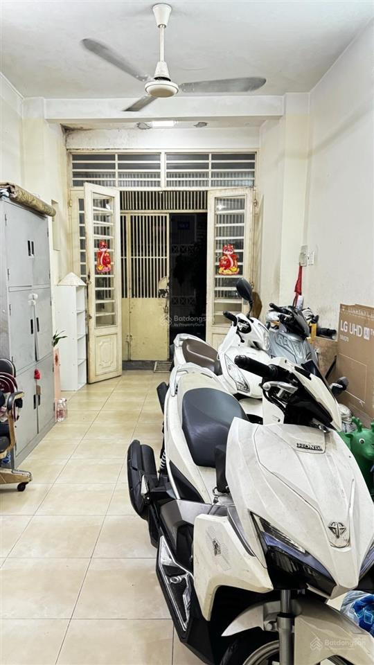 Bán nhà hẻm xe hơi quận 1 ,3 lầu , 4pn chỉ 8,5 tỷ