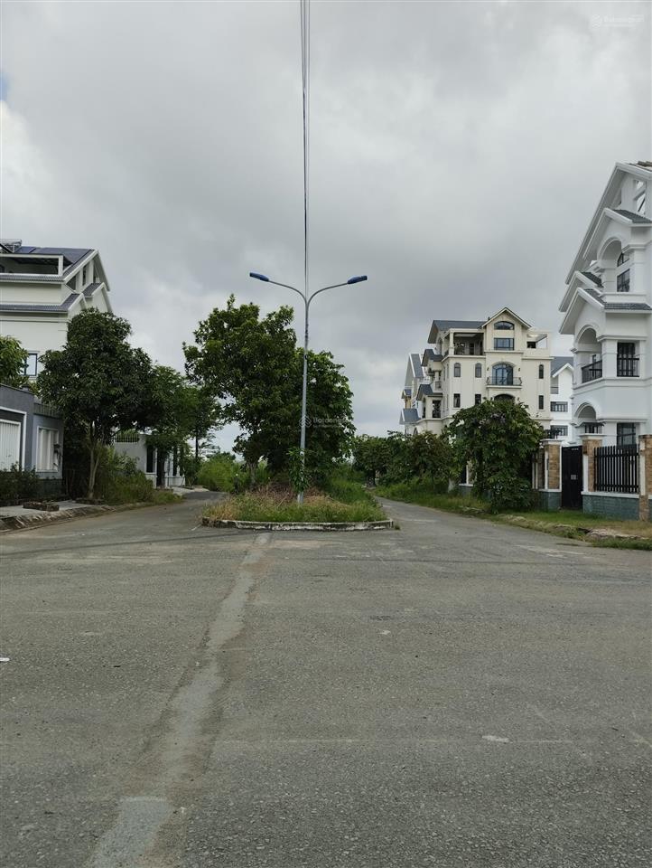 Bán đất biệt thự góc 2 mặt tiền đường dự án phú nhuận 3, diện tích 397m5, giá rẻ chỉ 148tr/m