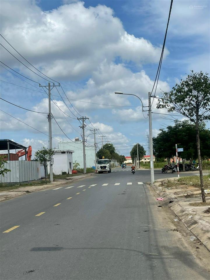 Nền vị trí đẹp gần đường lớn giá tốt cho anh chị đầu tư 2tỷ1  0778 606 ***