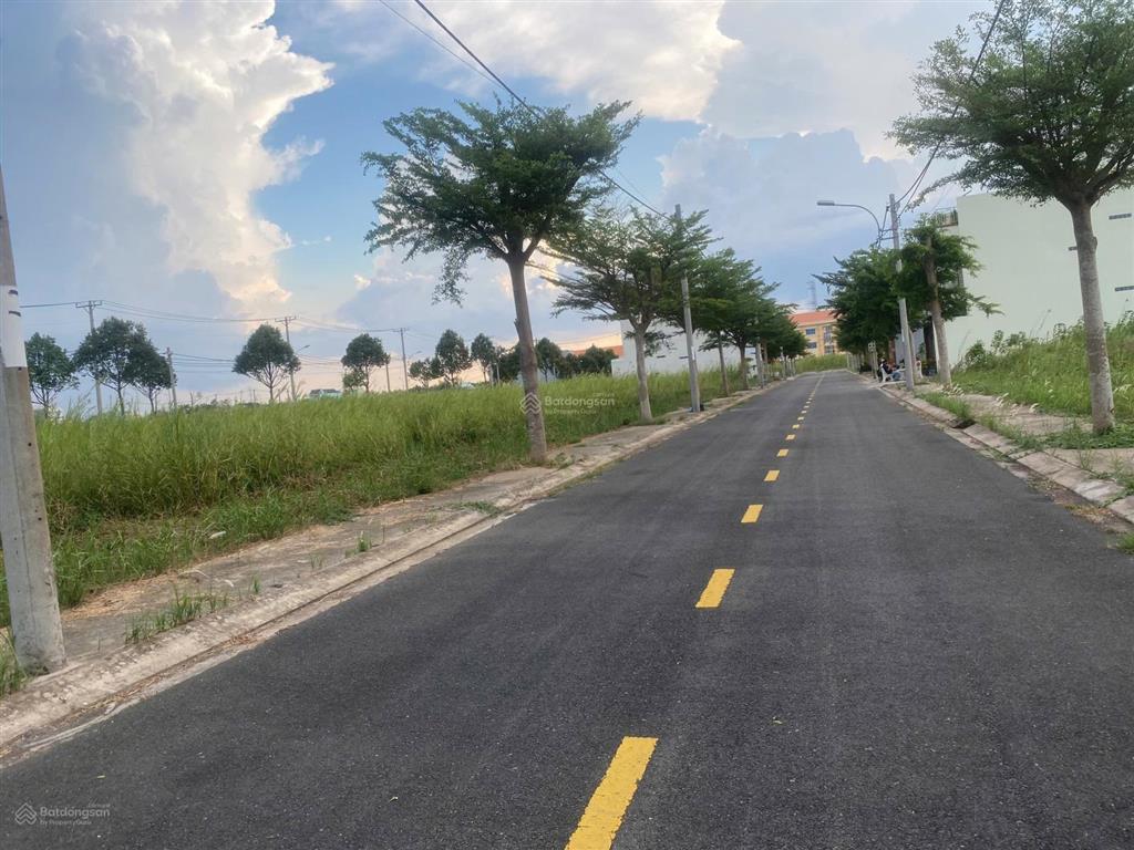 Chính chủ cần bán đất nền khu dân cư sài gòn village diện tích 80m2 hướng nam mát mẻ giá 2ty040