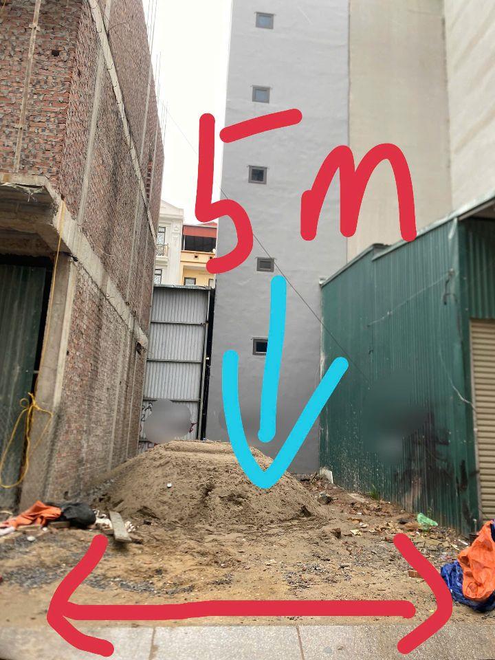 có vài lô đất chị gửi tôi bán lô này diện tích 100m2 mặt tiền 5m giá hơn 1 tỷ gần khu công nghiệp VSIP 