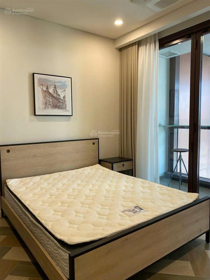 Cần bán căn 1 phòng ngủ thiết kế thành 2pn  view cầu bason  55m2  giá tốt 12.9 tỷ  đã có sổ