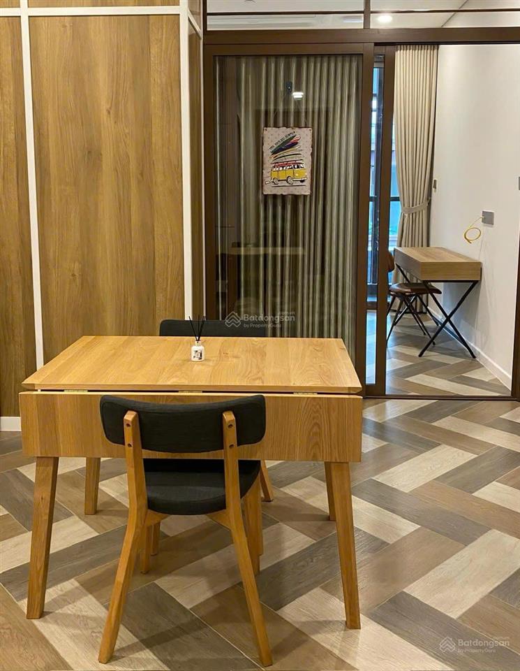 Cần bán căn 1 phòng ngủ thiết kế thành 2pn  view cầu bason  55m2  giá tốt 12.9 tỷ  đã có sổ