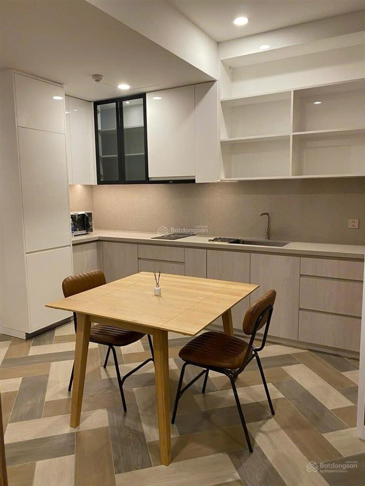 Cần bán căn 1 phòng ngủ thiết kế thành 2pn  view cầu bason  55m2  giá tốt 12.9 tỷ  đã có sổ