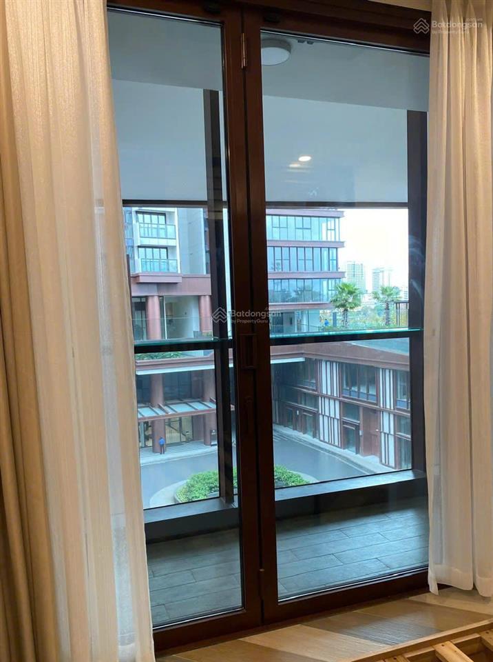 Cần bán căn 1 phòng ngủ thiết kế thành 2pn  view cầu bason  55m2  giá tốt 12.9 tỷ  đã có sổ