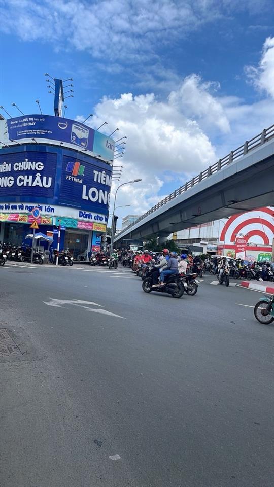 Bán nhà mặt tiền Nguyễn Văn Nghi P.7 Gò Vấp ngang 4m dài 23m SHCN 88,9m2 4 tầng HC đủ