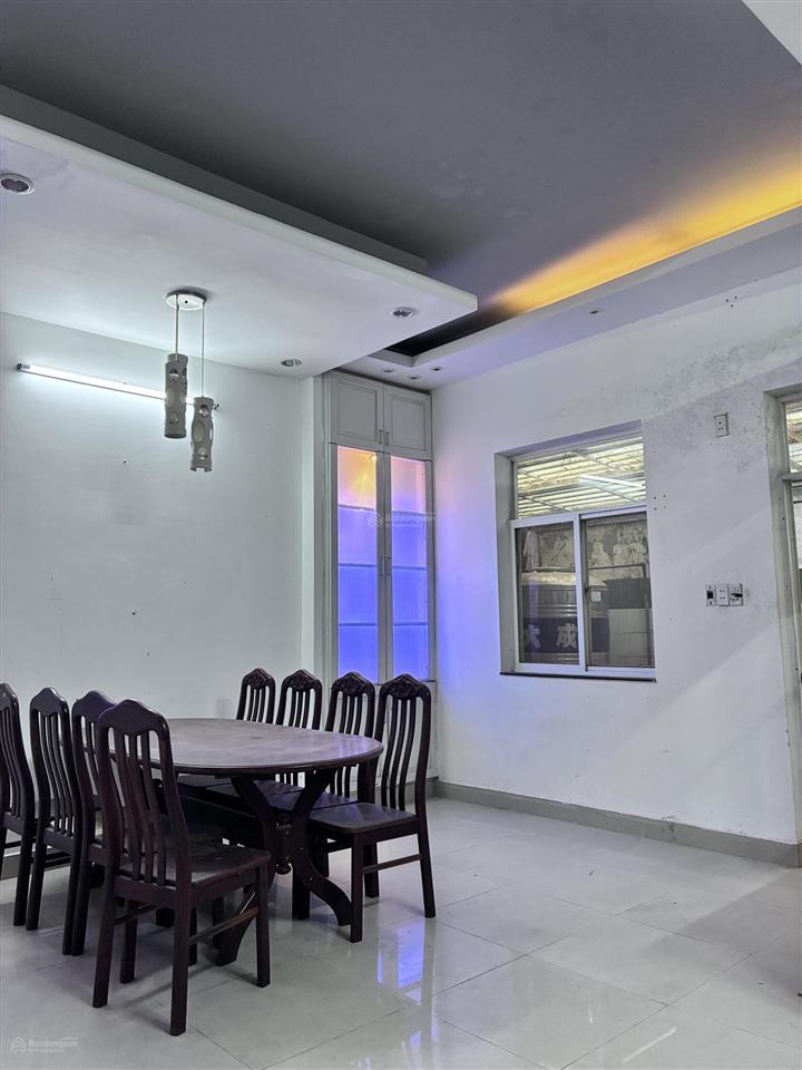 Cần cho thuê nhà phố conic nguyên căn. giá 20tr/th, đường nội khu yên tĩnh, ntdđ.  0787 452 ***